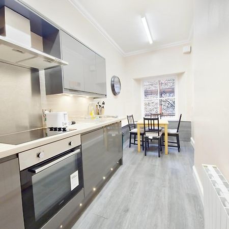 Edinburgh Backpackers - Over 18S Only ภายนอก รูปภาพ