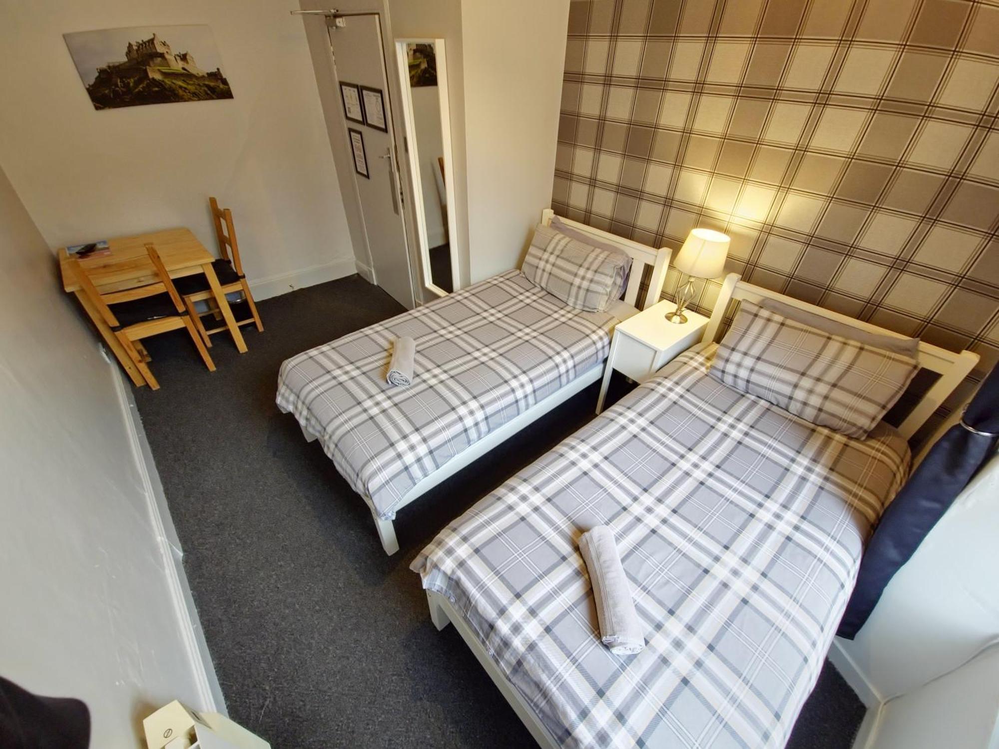 Edinburgh Backpackers - Over 18S Only ภายนอก รูปภาพ